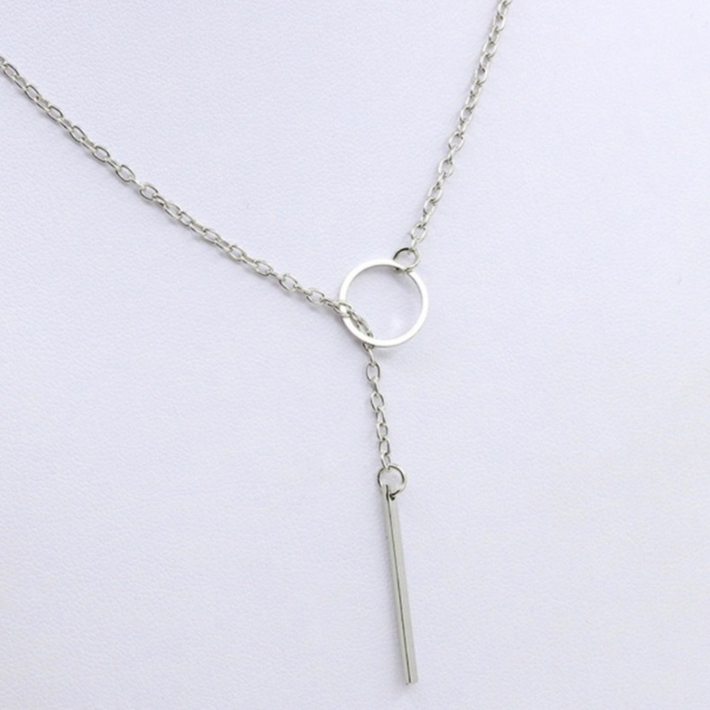 💗NEW! Silver Circle and Bar Chain Necklace